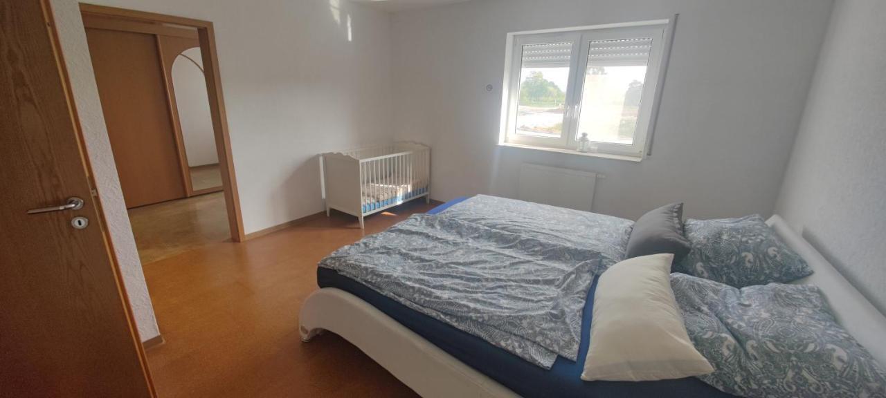 Ferienwohnung Zwischen Rhein Und Schwarzwald Bischweier エクステリア 写真